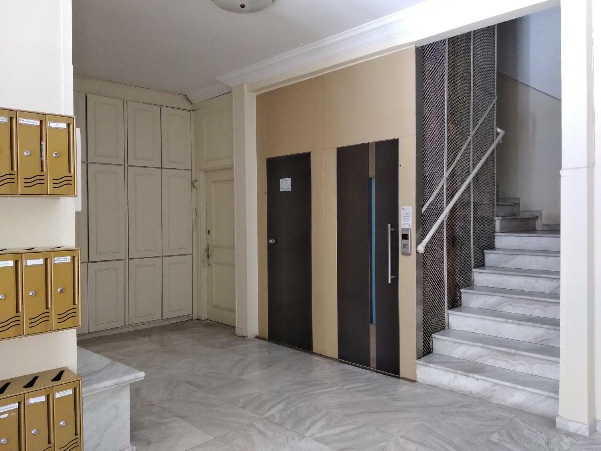 Metro Apartment Tesalonika Bagian luar foto