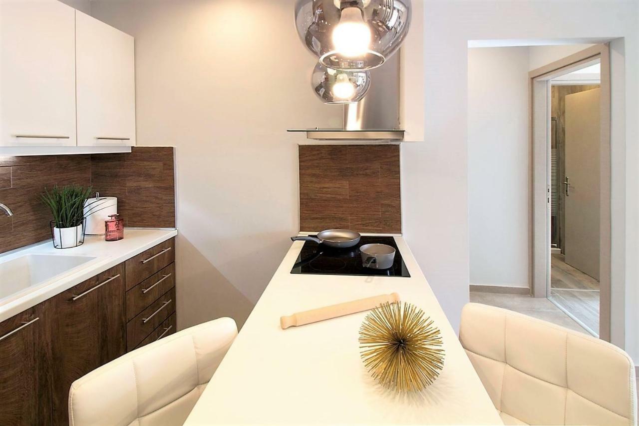 Metro Apartment Tesalonika Bagian luar foto